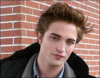Comment s'appelle l'acteur de Edward ?