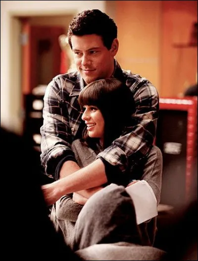 Que se passe-t-il au moment où Rachel et Finn s'apprêtent à se marier ?