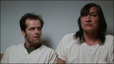 Quel est ce film dramatique américain de 1975 réalisé par Milos Forman, l'histoire d'un homme qui se fait interné pour échapper à la prison et qui entre en conflit avec son infirmière, avec en vedette Jack Nicholson ?