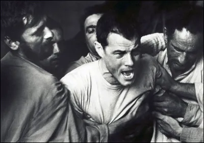 Quel est ce drame américano-britannique de 1978 qui s'inspire de l'histoire vécue par un jeune américain incarcéré en Turquie pour contrebande de haschich et qui réussit à s'enfuir de son enfer carcéral ?