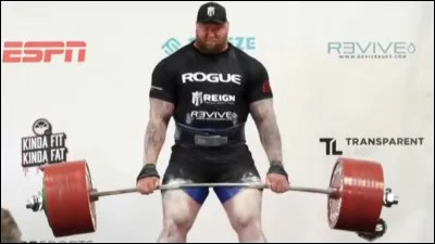 Passons maintenant au soulevé de terre le plus lourd. Un homme a soulevé 500 kg ! Comment se nomme cette personne surhumaine ?