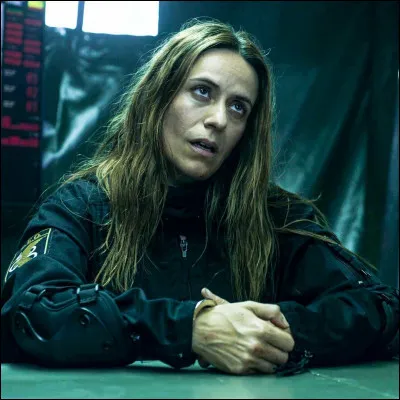 Cette personne s'appelle Raquel. 
Dans quelle série joue-t-elle ?