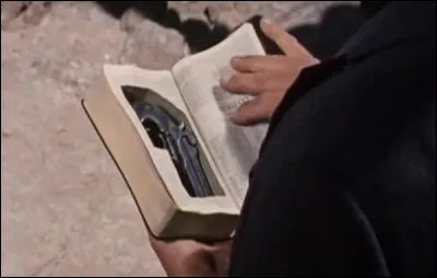 Dans "Cinq cartes à abattre", d'Henry Hathaway, quel acteur est le révérend Jonathan Rudd ?