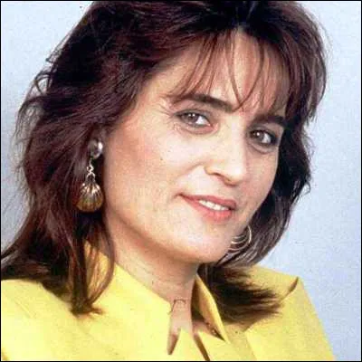 Quelle s&eacute;rie t&eacute;l&eacute;vis&eacute;e diffus&eacute;e pour la premi&egrave;re fois en 1988 raconte l�histoire de la chanteuse Linda de Suza ?