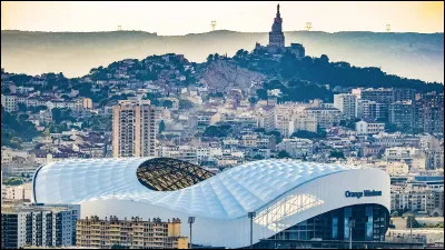 Dans quelle ville a-t-on pu voir le stade Vélodrome ?