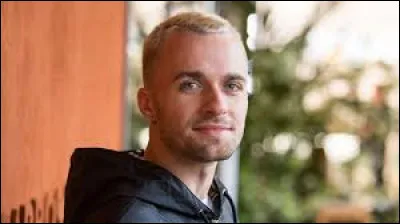 Comment se nomme sa chaîne secondaire consacré au gaming ?