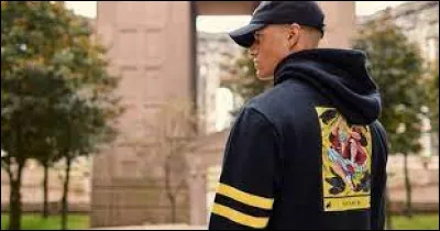 Comment se nomme la marque de vêtements qu'il a lancé en juillet 2019 ?