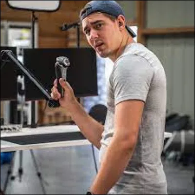 Combien a-t-il d'abonnés sur sa chaîne YouTube principale ? (octobre 2021)