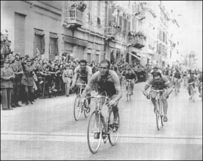 Sa première victoire était en 1939 ; il remporte son 4e Milan-San Remo en 1950 : de qui s'agit-il ?