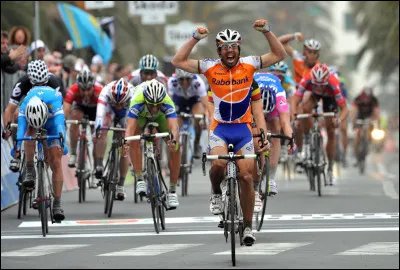 Il est le dernier à avoir remporté trois fois la course, en 2004, 2007 et 2010 : c'est ...