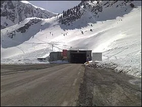 En quelle anne fut ouvert le tunnel d'Aragnouet-Bielsa ?