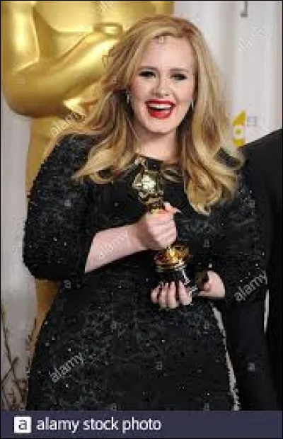 Quel est le titre de la chanson qu'elle interpr&egrave;te pour le 23e film "James Bond" sorti en 2021 ?