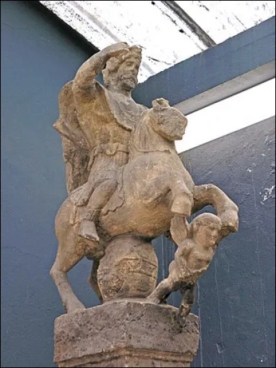 Comment le corps de l'Anguipède se termine-t-il ?