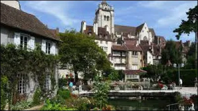 Dans quel département se trouve la ville de Dole ?