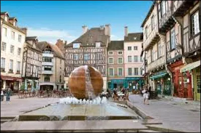 Dans quel département se trouve la ville de Chalon-sur-Saône ?