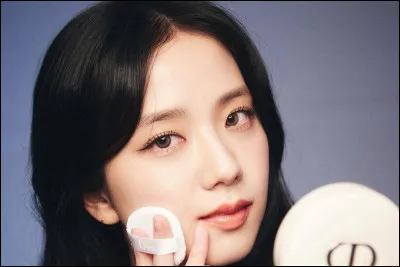 Ji Yoon est-elle plus grande que Jisoo ?