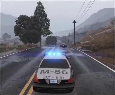 Ensuite, le jeu commence ! Les bandits doivent traverser la frontière et esquiver les forces de l'ordre pour arriver à un point précis. Dans quel jeu vidéo, cette scène de poursuite apparaît-elle ?