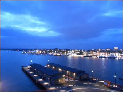 Elle s'appelait Christiania de 1624 à 1924 après avoir été ravagée par un incendie puis reconstruite.