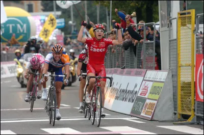 C'est le dernier triple vainqueur, après ses succès en 2004, 2007 et 2008 : il s'agit de ...