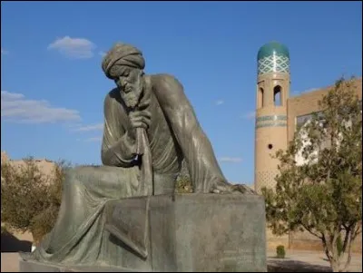 Quel savant persan est à l'origine des algorithmes ?