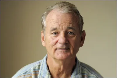 Qui est cet acteur qui tient le rôle du ''docteur Peter Venkman'' dans le film ''SOS Fantômes (Ghostbusters)'' ?