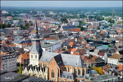 Hasselt, 75 000 habitants, est une ville d'...