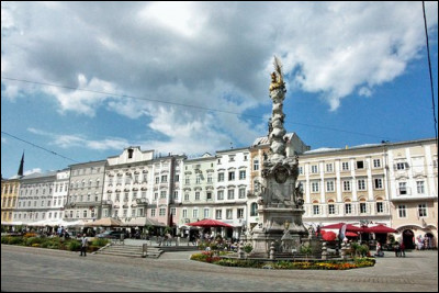 Linz, ville de 200 000 habitants bordée par le Danube, est une ville d'...