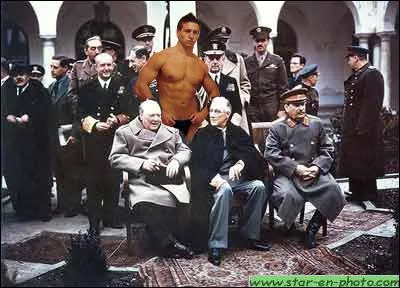 Aprs la seconde Guerre Mondiale, Mickal Vendetta organise, en sous main, une confrence des puissants gagnants, ...