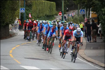 Les championnats du monde de cyclisme sur route y ont été organisés en 2017.