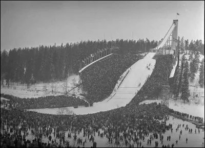 Les Jeux Olympiques d'hiver y ont été organisés en 1952.
