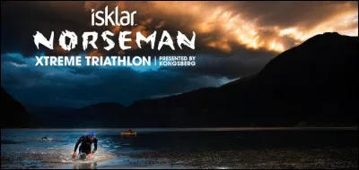 Le départ du Norseman Xtreme Triathlon est lancé non loin de la ville.