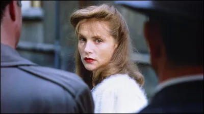 Ce film de Chabrol s'inspire de l'histoire de Marie-Louise Giraud, guillotin&eacute;e le 30 juillet 1943 &agrave; la prison de la Roquette pour avoir pratiqu&eacute; 27 avortements dans la r&eacute;gion de Cherbourg. Quel est ce film ?