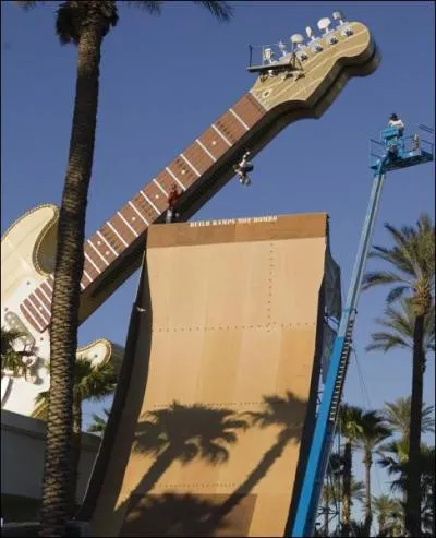 Le prcedent record de chute libre, dtenu par Danny Way, tait de :