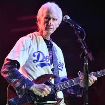De quel célèbre groupe de rock américain, Robbie Krieger est-il le guitariste ?