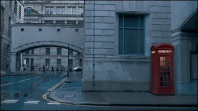 Quelle série de chiffres doit-on taper pour faire fonctionner la cabine téléphonique ?