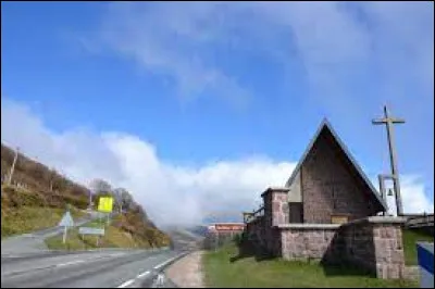 À 1056 mètres d'altitude le col de Roncevaux est situé près de la frontière...
