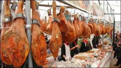 Dans quelle ville suis-je, lorsque jassiste à la foire au jambon ?