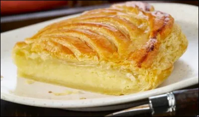 Quel est ce dessert, spécialité de la région "Centre", constitué de pâte feuilletée et de crème d'amandes ?