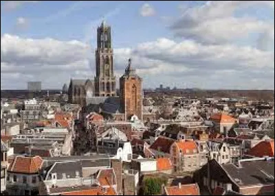 La ville d'Utrecht se situe-t-elle aux Pays-Bas ?