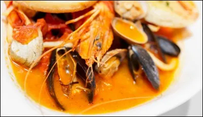 Quel vin accompagnera au mieux une bouillabaisse de poissons si l'on veut rester local ?