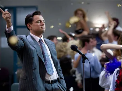 Ce film de Scorcese est inspiré de l'histoire réelle d'un courtier en bourse, Jordan Belfort, interprété par Leonardo DiCaprio ; il raconte son l'ascension vers la fortune et ses malversations au coeur des années 1980. C'est ...