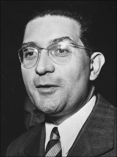 Il est gouverneur général de l'Algérie pendant la première année de la guerre ; favorable à l'intégration des Algériens musulmans à la citoyenneté française et au maintien de lAlgérie au sein de la République française, il rejoint ensuite les partisans de "l'Algérie française" : c'est ...