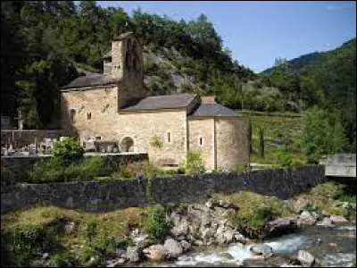 Vous avez sur cette image l'&eacute;glise Notre-Dame de Salau, &agrave; Couflens. Petit village occitan de 88 habitants, &agrave; la fronti&egrave;re espagnole, il se situe dans le d&eacute;partement ...