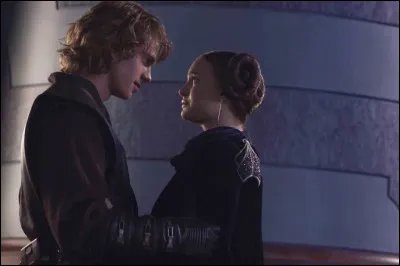 Quelle annonce Padm&eacute; fait-elle &agrave; Anakin ?