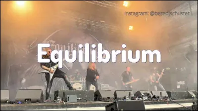 Complétez : 
"Was dieses..."