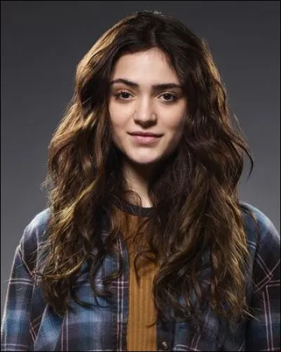 Dans la saison 2, avec qui Olive est-elle en couple ?