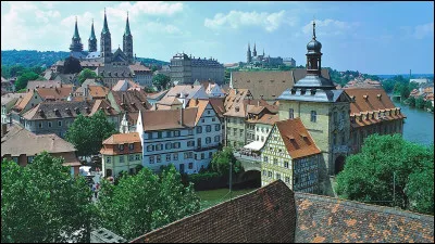 La ville de Bamberg, 77 000 habitants, se trouve ...