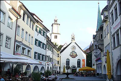 Feldkirch, ville de 33 000 habitants bordée par le Rhin, se trouve ...