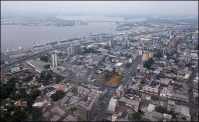 Quelle est cette ville, poumon &eacute;conomique du Cameroun gr&acirc;ce &agrave; son port de commerce qui assure 80% de l'activit&eacute; industrielle du pays ?