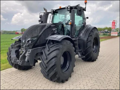 Quel est le modèle de ce tracteur ?